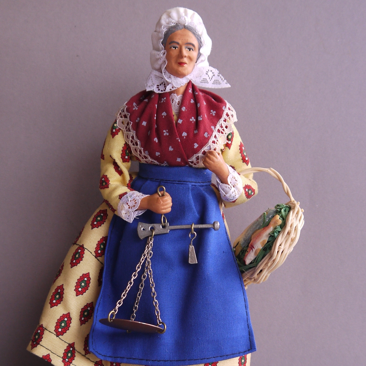 France: Provencal santon figurine: fishmonger (I) – National costume dolls